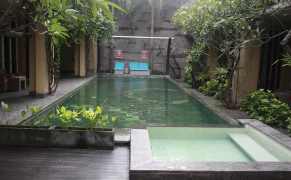 Swimming Pool di 100 Sunset Hotel & Boutique