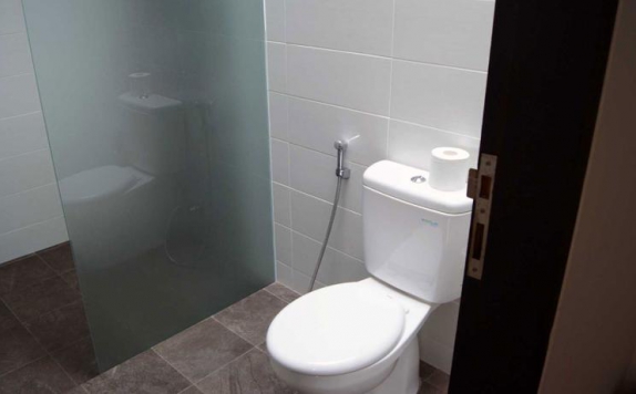 Tampilan Bathroom Hotel di 279 Seminyak Villa