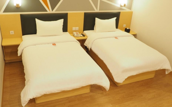 Tampilan Bedroom Hotel di 7 Days Premium Jatinegara