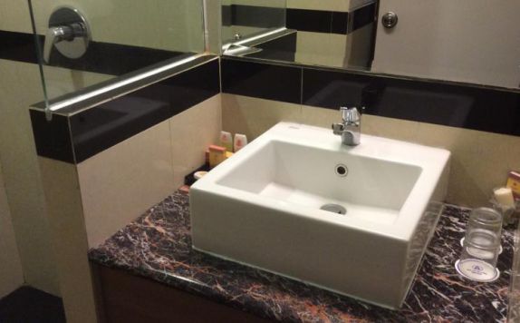 bathroom di Abadi Hotel Jogja