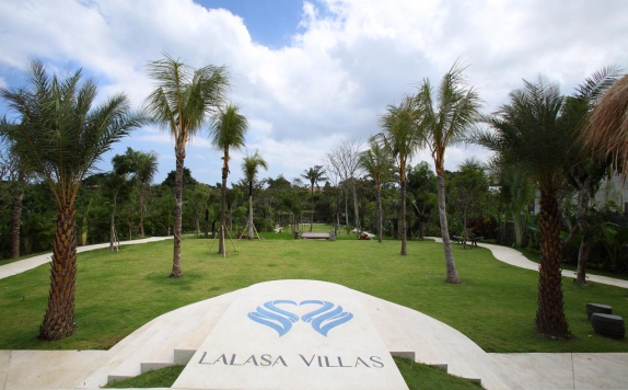 Taman di Aberu Villas