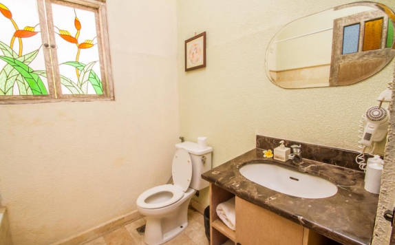 Bathroom di Abian Biu Mansion