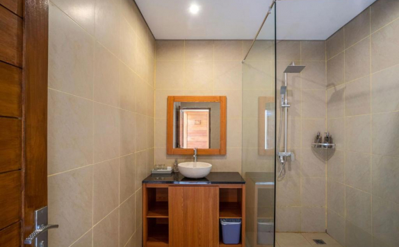 Bathroom Hotel Bathroom Hotel di Abian Harmony Sanur Hotel