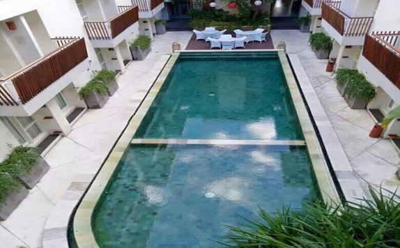 Swimming Pool di Adhi Jaya Sunset Hotel