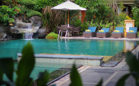 Swimming Pool di Adi Dharma Cottage