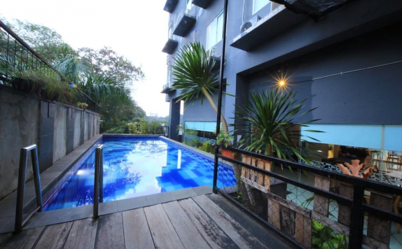Swimming pool di Agria Hotel Bogor