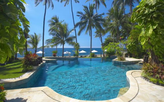 swimming pool di Alam Anda Dive and Spa Resort
