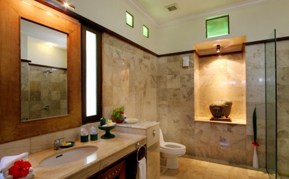 Bathroom di Alam Puri Art Museum - Resort & Spa