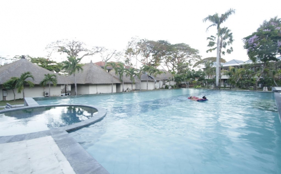 Swimming Pool di Alits Beach