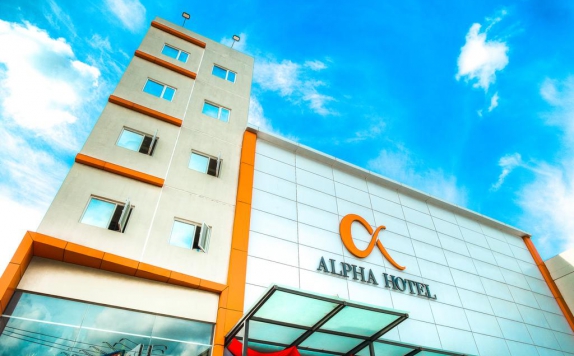 Front view di Alpha Hotel