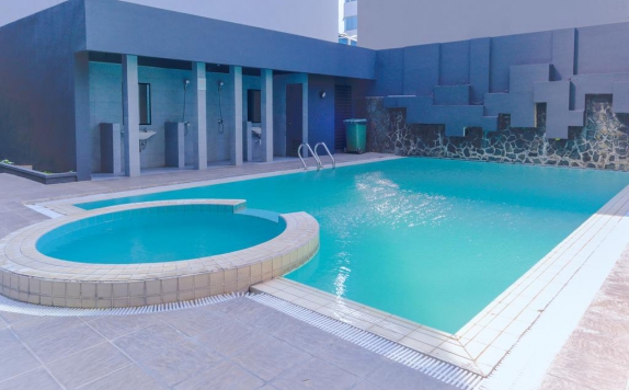Swiming pool di Alpine Hotel Jakarta