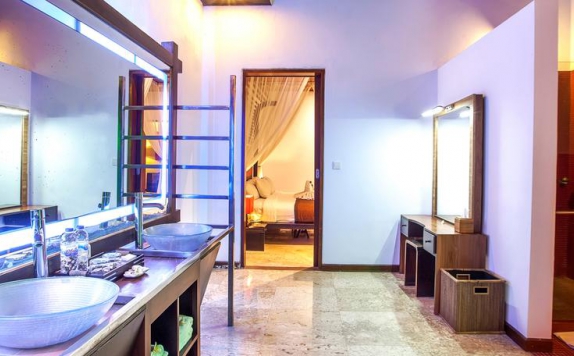 Bathroom di Amor Bali Villa Spa & Resort