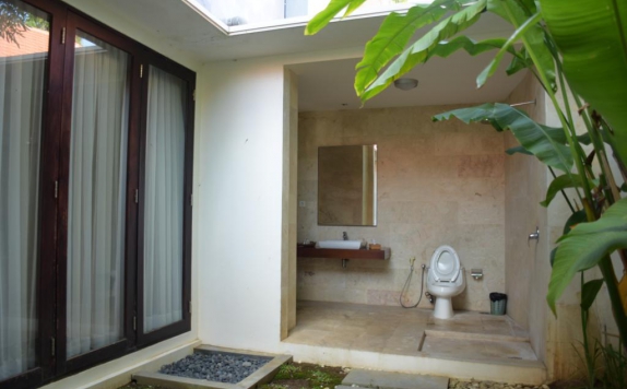 Bathroom di Andamar Luxury Villas Seminyak