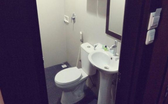 bathroom di Andika Hotel