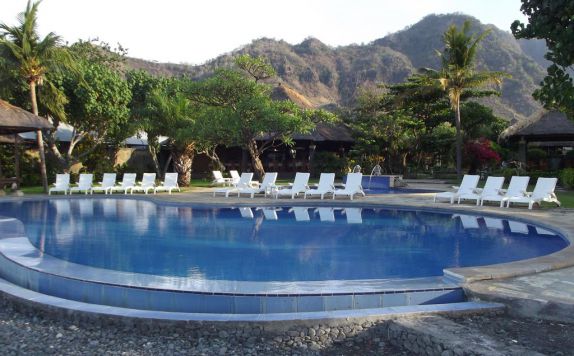 swimming pool di Aneka Bagus Resort