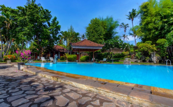 swimming pool di Angsoka Hotel Lovina