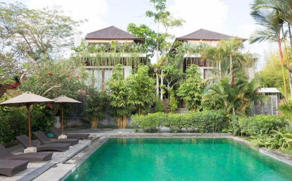 Swimming Pool di Aqua Bali Villa