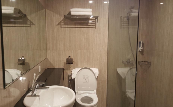 Bathroom di Arkeo Hotel Bandung