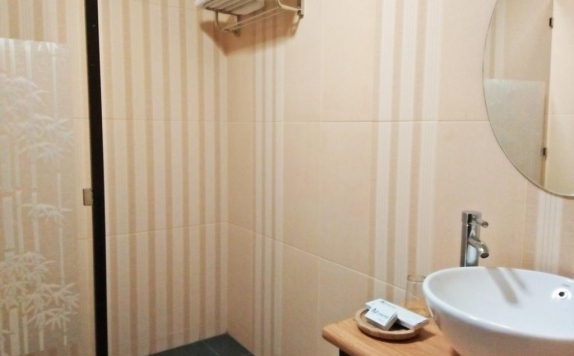 Tampilan Bathroom Hotel di Arsela Hotel Pangkalan Bun