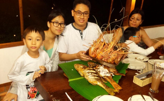 Food and Beverages di Arys Lagoon Bungalow & Hotel