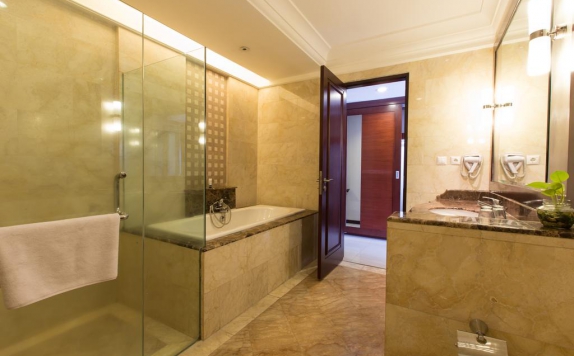 Bathroom di Asmila Boutique Hotel