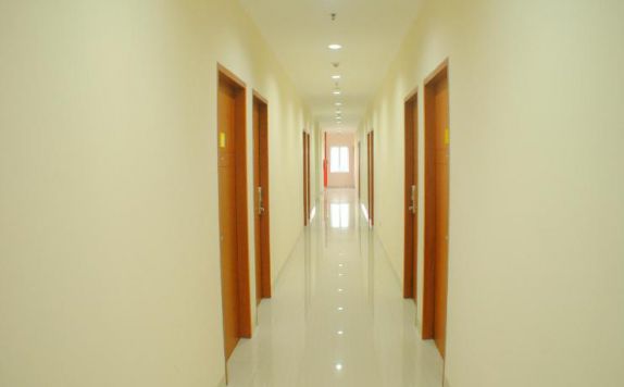 Tampilan Koridor Hotel di Astera Hotel Bintaro