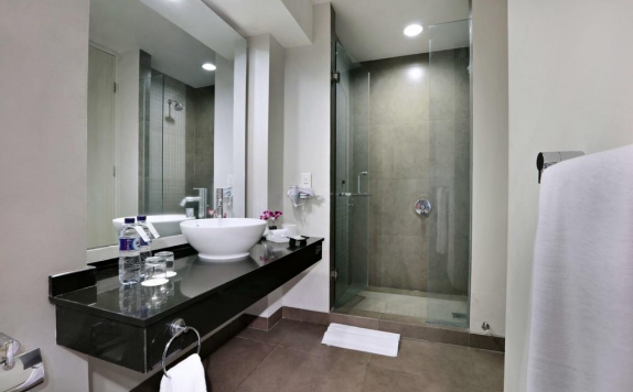 Bathroom di Aston Bogor Hotel & Resort