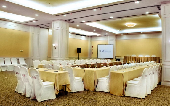 Ballroom di Aston Jayapura Hotel & Convention Center