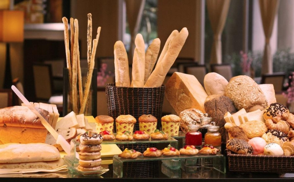 Food & Beverages di Aston Marina Hotel & Residence