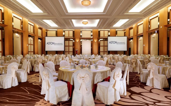 Ballroom di Aston Semarang Hotel and Convention Center