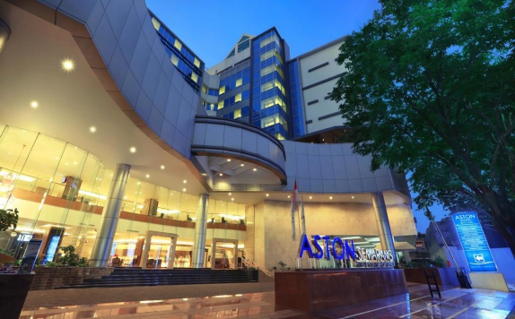 Front View di Aston Semarang Hotel and Convention Center