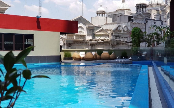 swimming pool di Atria Residence Gading Serpong