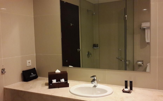 Bathroom di Atria Residences Gading Serpong