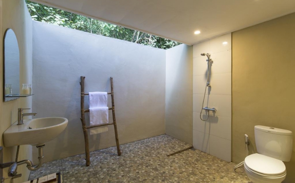 Bathroom di Bajul Eco Lodge by Plataran