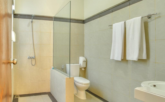 Bathroom di Baleka Resort Hotel & Spa Legian