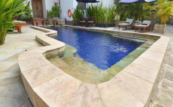 Swimming pool di Bali Diary Hotel