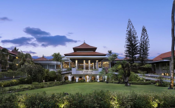 Front View di Bali Dynasty Resort