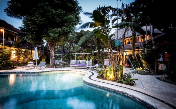 Swimming Pool di Bali Hotel Pearl