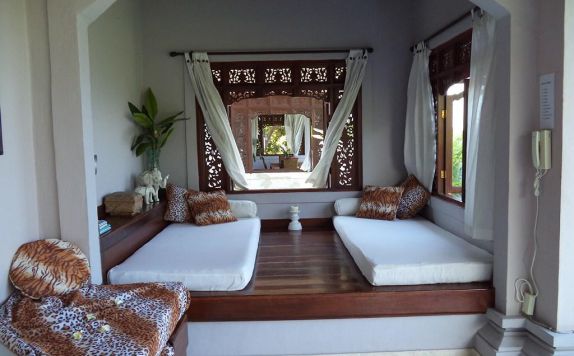 Indoor Room di Baliku Dive Resort