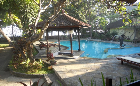 Swimming Pool di Bali Lovina Beach Cottages