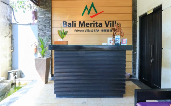 Receptionist di Bali Merita Villa