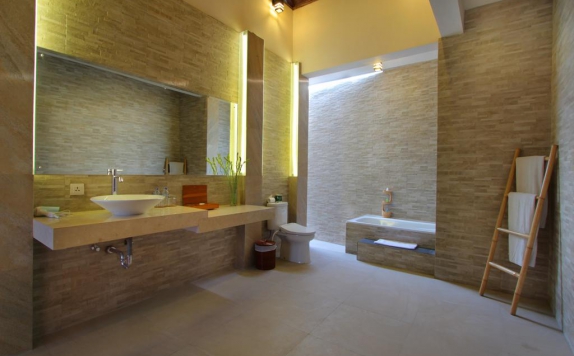 Bathroom di Bali Nyuh Gading Villa