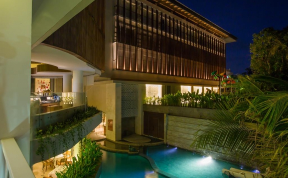 Swimming Pool di Bali Paragon Resort Hotel