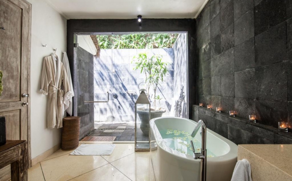 Bathroom di Bali Villa Sungai