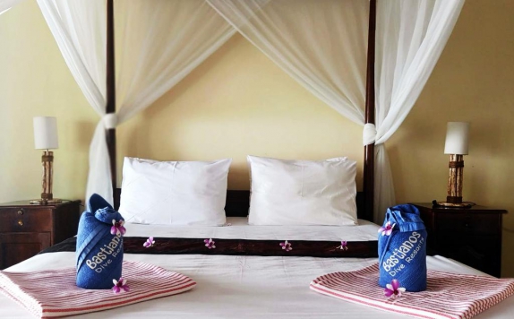 Tampilan Bedroom Hotel di Bastianos Bunaken Dive Resort
