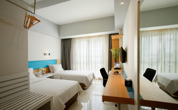 Tampilan Bedroom Hotel di Batiqa Hotel and Karawang Apartement