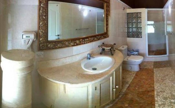 Bathroom di Bayfront Villa Jepara