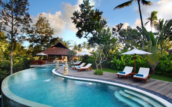 Swimming pool di Beingsattvaa Luxury Wellness Retreat Villa