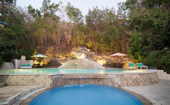 Swimming Pool di Beji Bay Resort