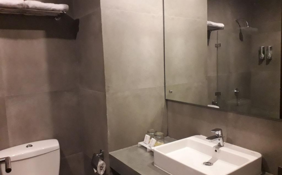 Tampilan Bathroom Hotel di BeSS Resort & Waterpark Hotel and Convention
